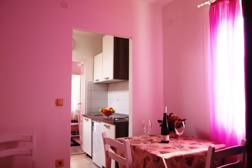 Apartment Old Town Макарска Номер фото